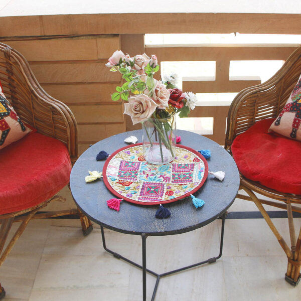 Barmer round table runner